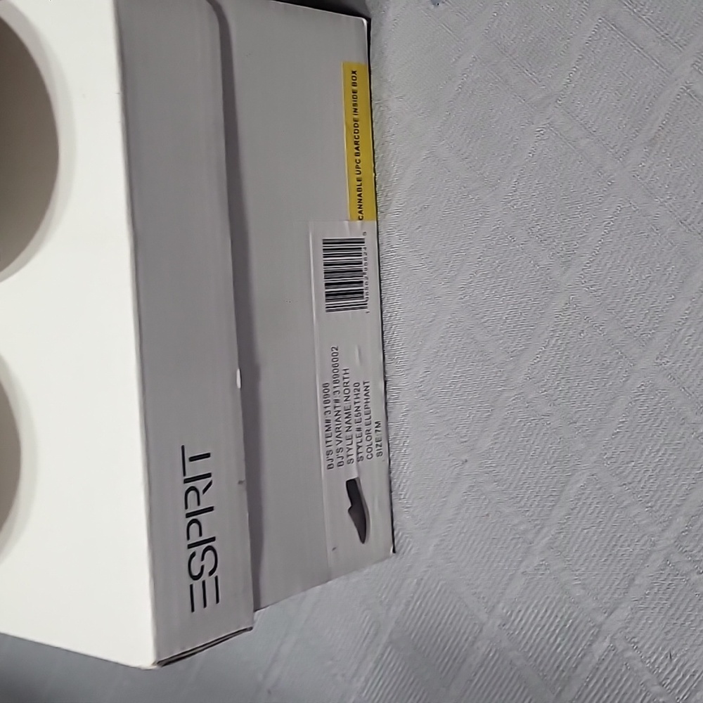 NIB Esprit North Beige Slip-On Sneakers Size 7 Women - Picture 3 of 4